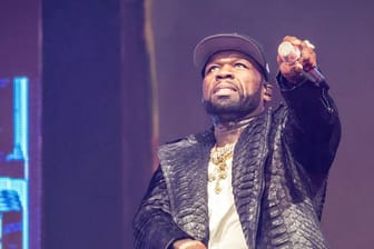Rapper 50 Cent auf der BΓΌhne (Archivbild): Rapper 50 Cent auf der BΓΌhne (Archivbild):
