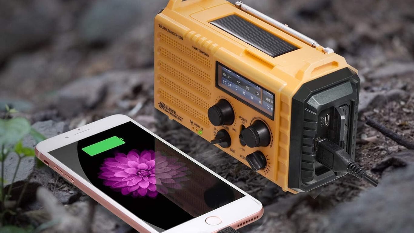 Amazon Prime Day 2023: Mit einem Notfallradio erhalten Sie bei einem Stromausfall wichtige Mitteilungen.