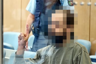 Angeklagter Tarik S. im Oberlandesgericht Düsseldorf: Der 29-jährige vorbestrafte Islamist soll einen Anschlag auf eine pro-israelische Demonstration geplant haben.