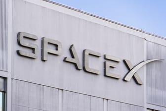 Dec 8, 2019 Hawthorne / Los Angeles / CA / USA - close up of SpaceX (Space Exploration Technologies Corp.) sign at their headquarters; SpaceX is a private American aerospace manufacturer