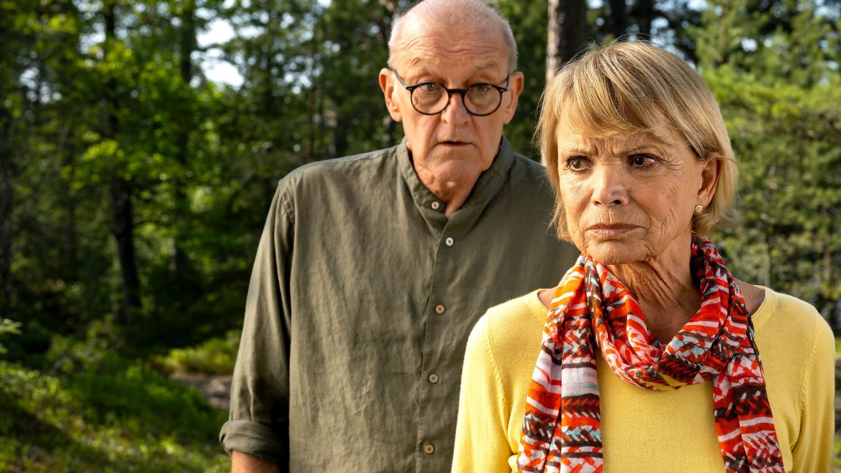 "Inga Lindström: Einfach nur Liebe": Anna (Uschi Glas) und Henrik (Leonard Lansink) nehmen an einem "Achtsam Trennen"-Seminar teil.