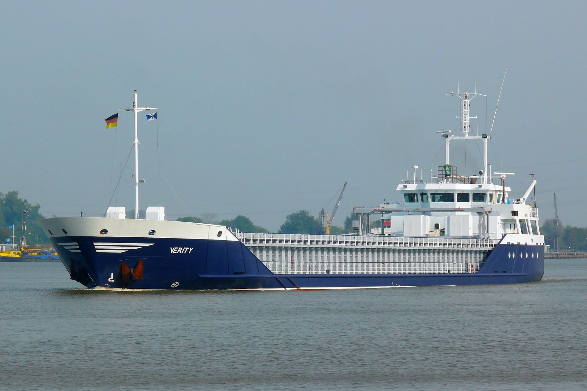 Der Frachter "Verity" ist vor Helgoland gesunken (Archivbild): Nur zwei von sieben Crewmitglieder haben überlebt.