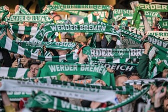 Fans des SV Werder Bremen: Der Verein hat sich mit einem Suchaufruf an die Öffentlichkeit gewandt.