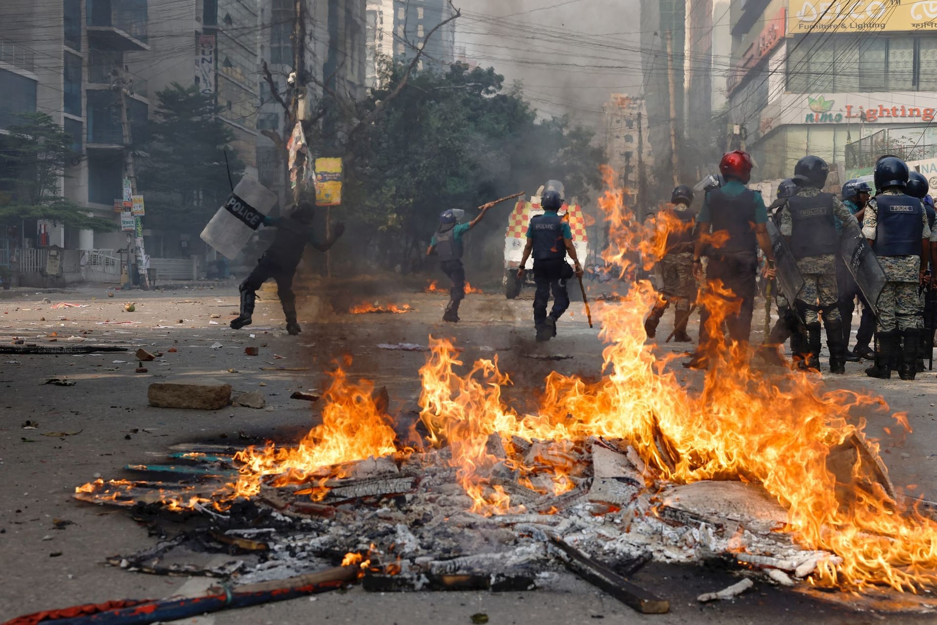 Demonstration in Bangladesch: Bei einer Massendemonstration kam es zu Auseinandersetzungen mit der Polizei.