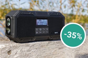 Im Aldi-Angebot: Das praktische DAB+-Radio kann über Solar, den Akku oder eine Handkurbel betrieben werden.