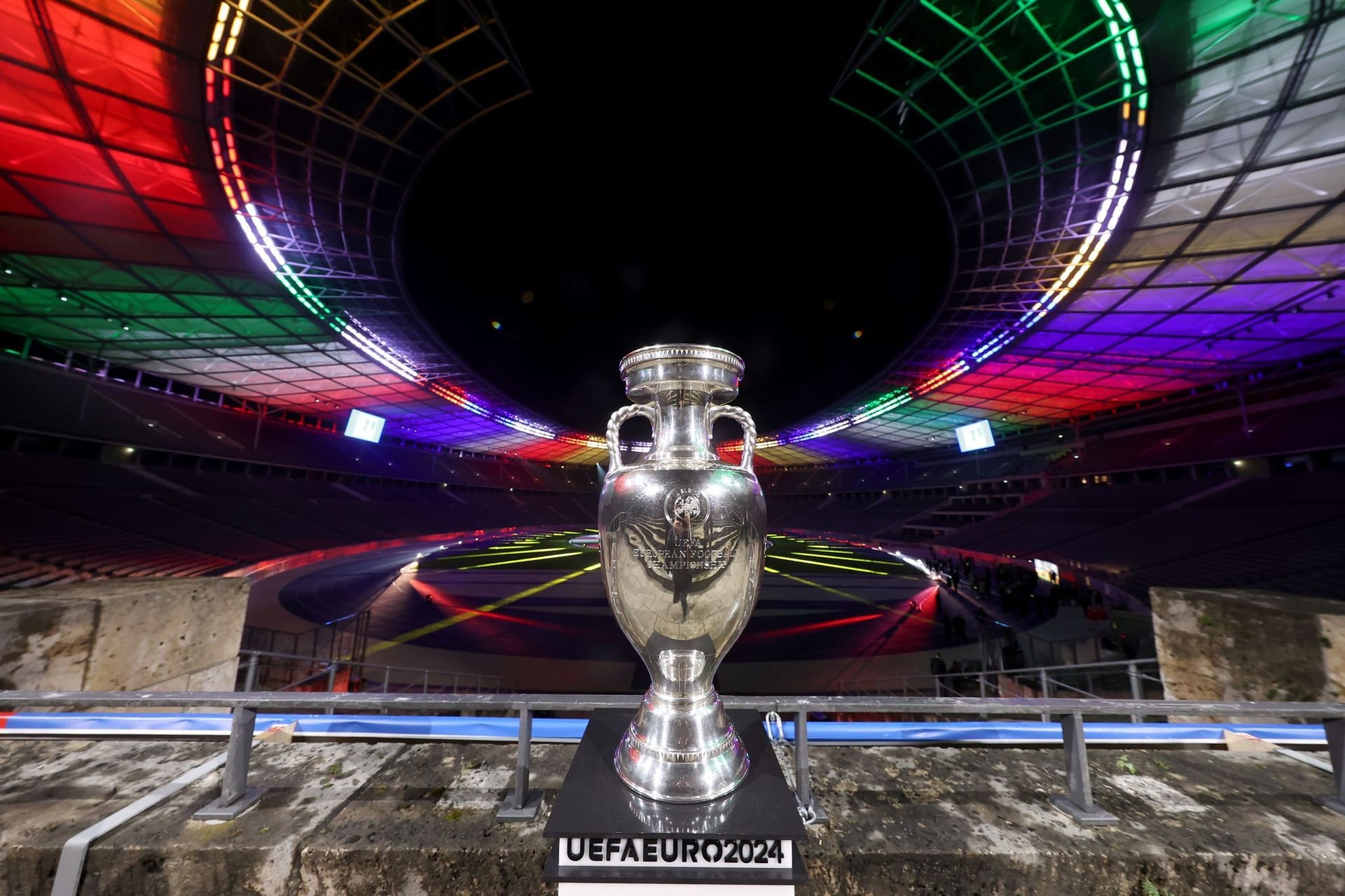 EM-Pokal im Berliner Olympiastadion