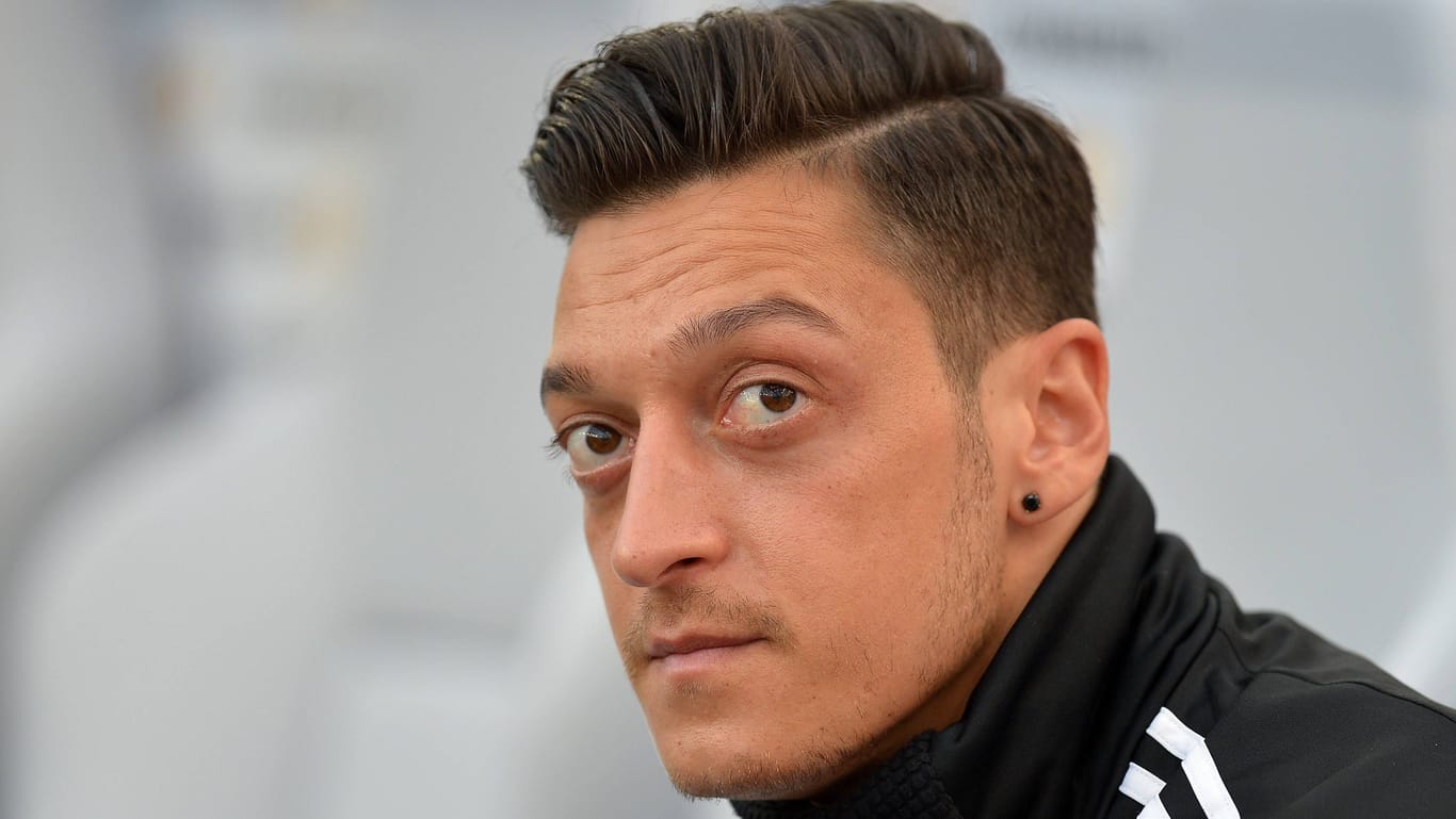 Mesut Özil: Der frühere deutsche Nationalspieler sorgt immer mal wieder mit seinen Posts für Wirbel.