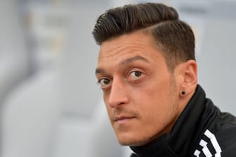 Mesut Özil: Der frühere deutsche Nationalspieler sorgt immer mal wieder mit seinen Posts für Wirbel.