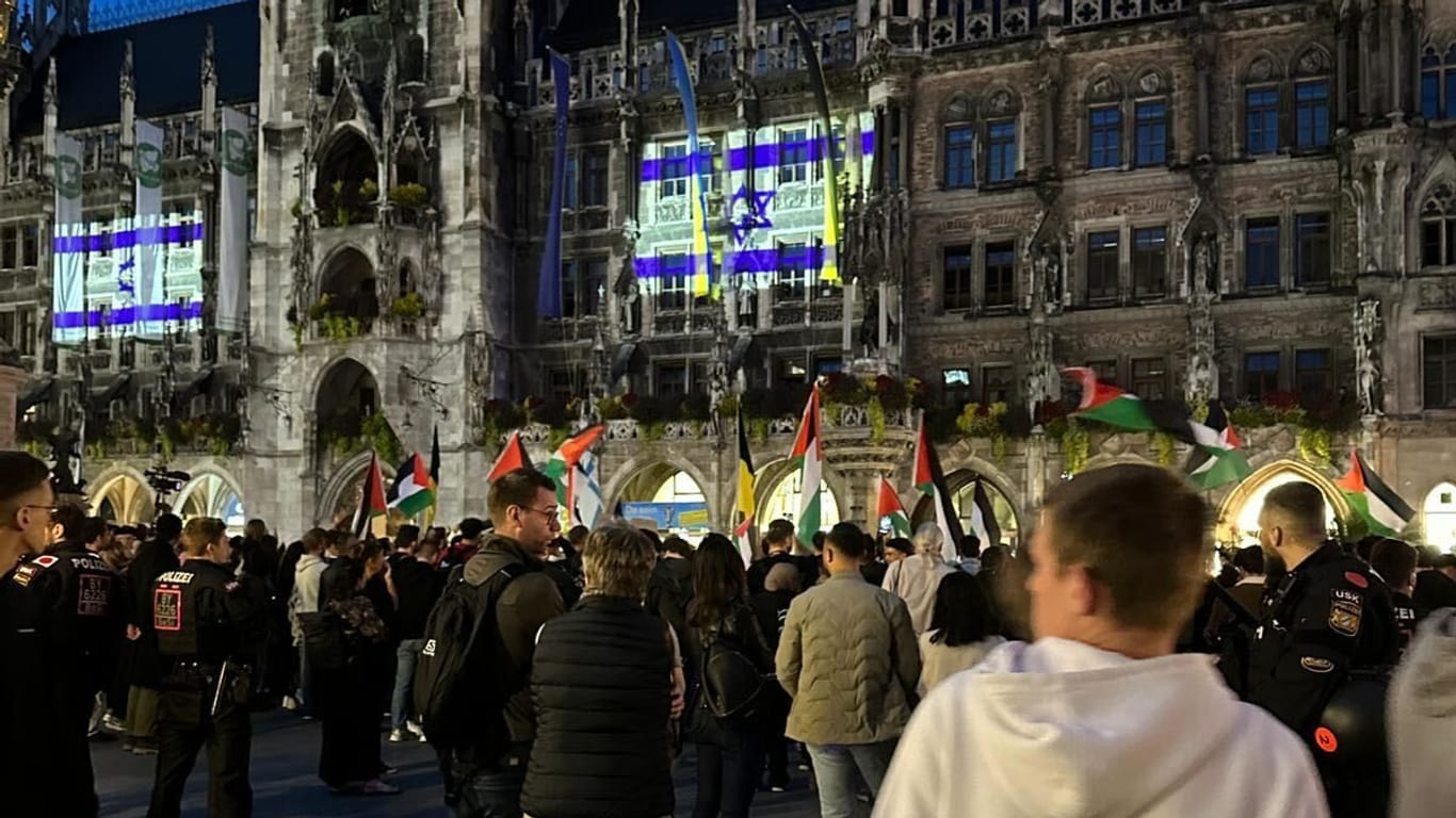 Bei einer Gegen-Demo von Palästinenser-Anhängern setzt die Stadt München ein Zeichen.