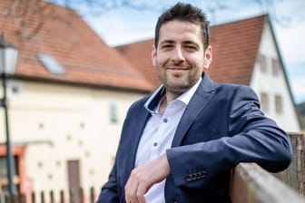 Ryyan Alshebl (Bündnis 90/Die Grünen) kam als Flüchtling nach Deutschland. Jetzt ist der Syrer Bürgermeister von Ostelsheim.