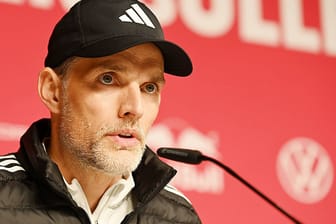 Thomas Tuchel: Der Bayern-Trainer hat mit einer dünnen Personaldecke in der Abwehr zu kämpfen. Thomas Tuchel: Der Bayern-Trainer hat mit einer dünnen Personaldecke in der Abwehr zu kämpfen.
