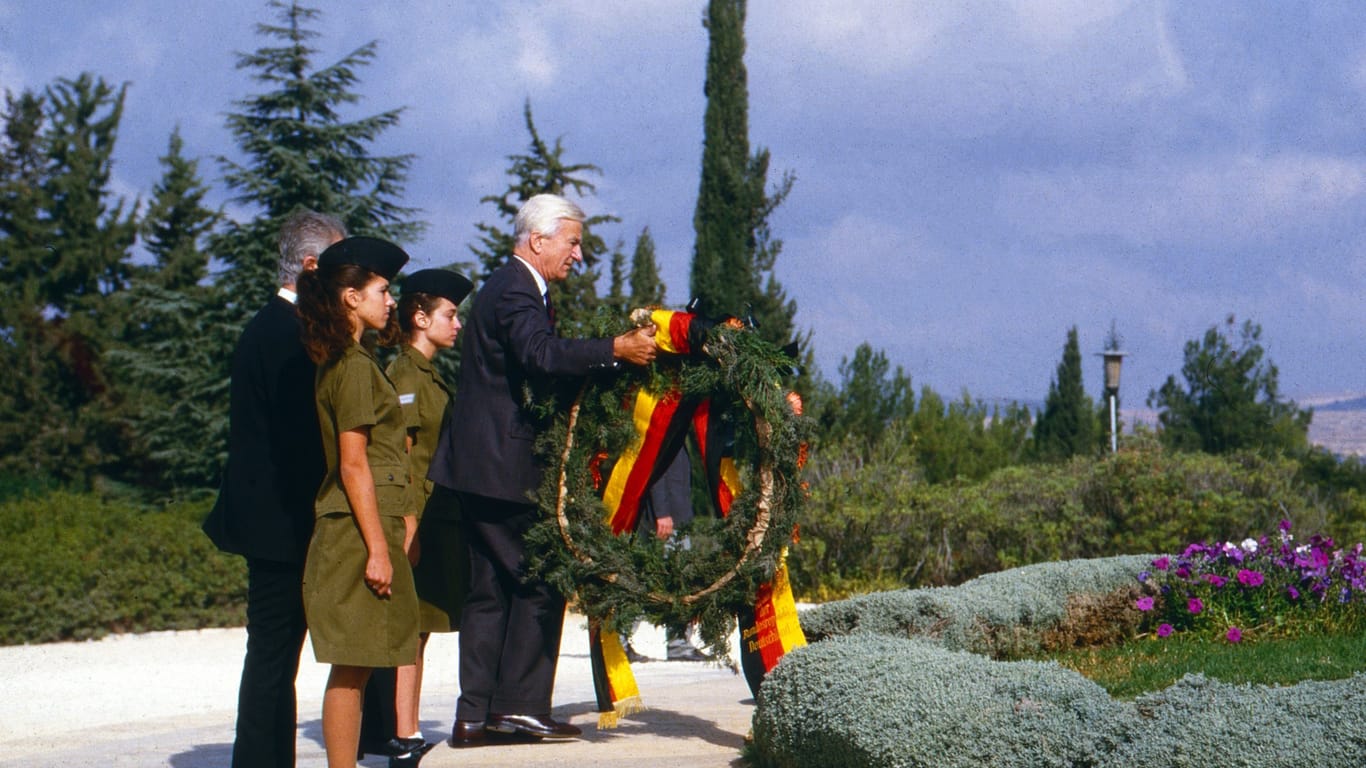 Richard von Weizsäcker 1985 in Israel: Er war der erste amtierende Bundespräsident, der das Land besuchte.