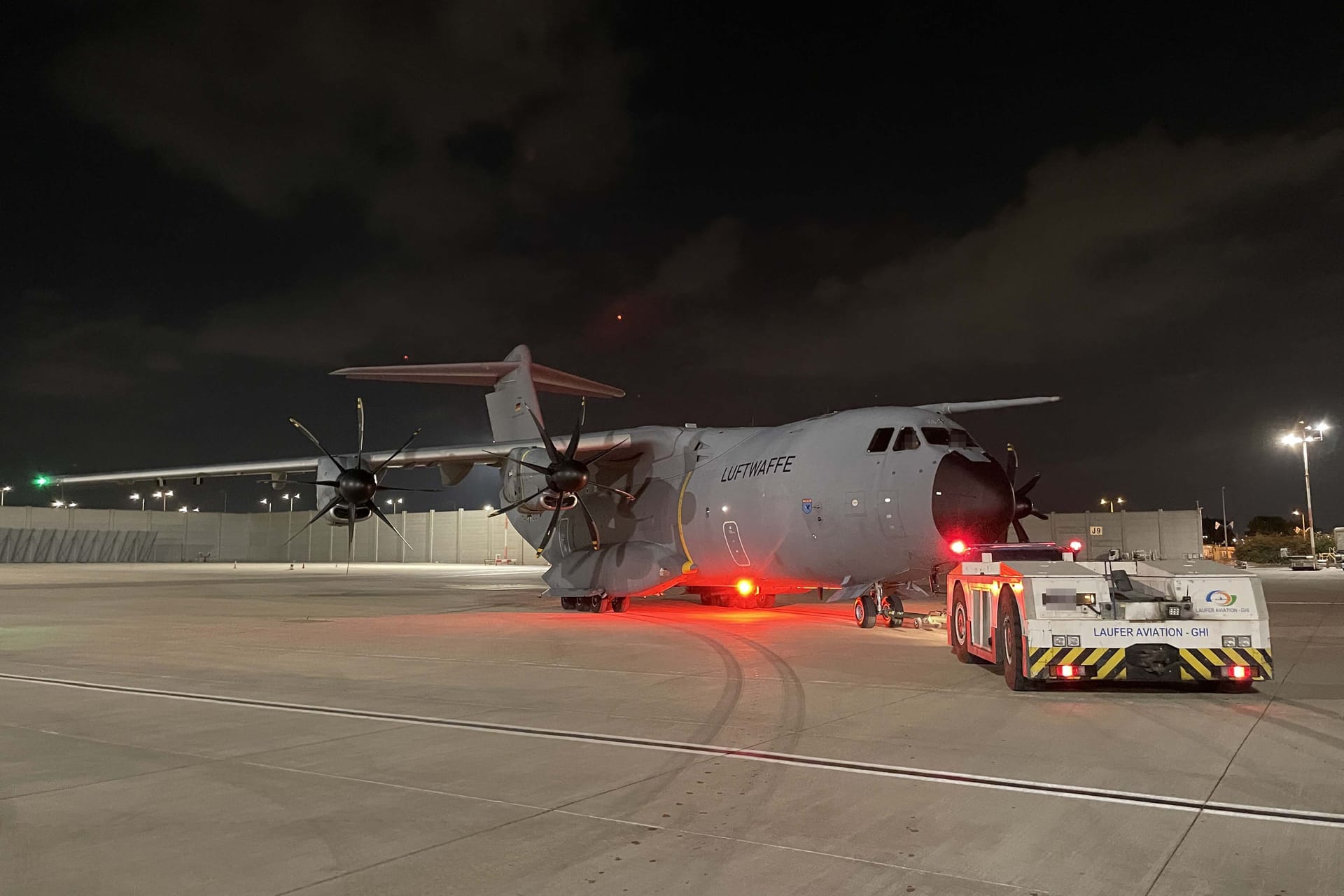 Eine Maschine der Luftwaffe in Israel: Die Bundeswehr holte in der Nacht zum Sonntag 80 Deutsche zurück.