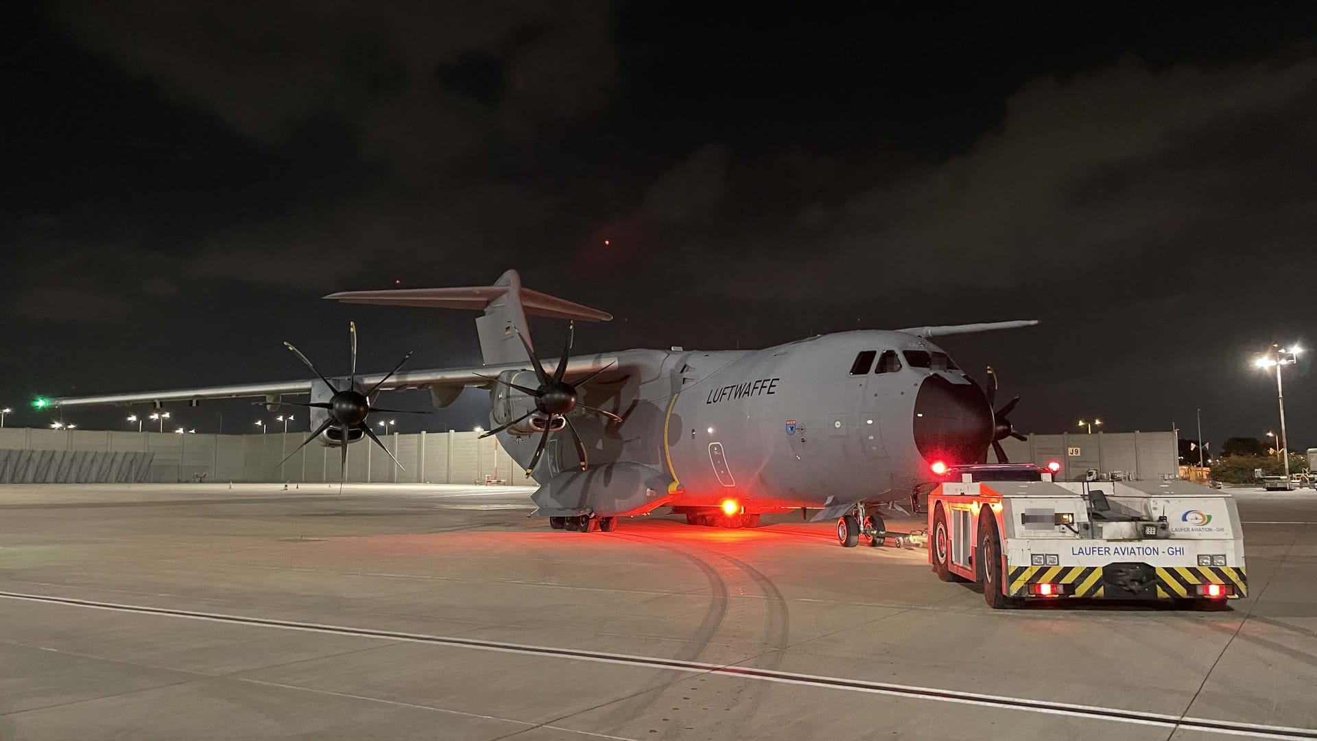 Eine Maschine der Luftwaffe in Israel: Die Bundeswehr holte in der Nacht zum Sonntag 80 Deutsche zurück.