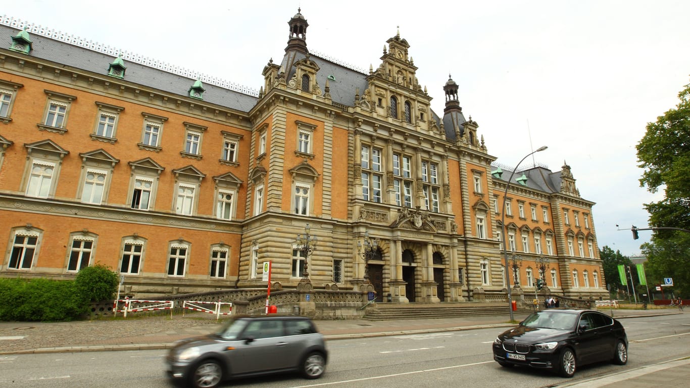 Das Landgericht Hamburg (Symbolbild): Die Taten hatten sich zwischen September 2019 und Oktober 2020 ereignet.
