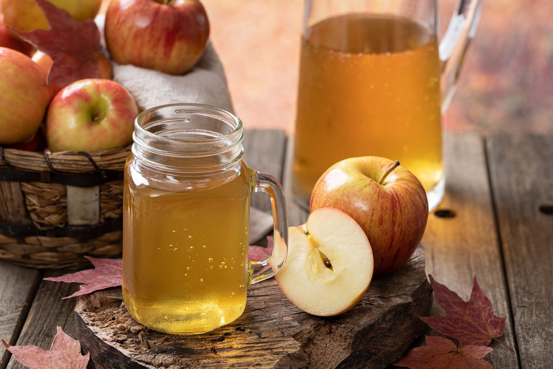 Selbstgemachten Apfelsaft bekommen Sie auch mit einfachen Haushaltsgegenständen hin.