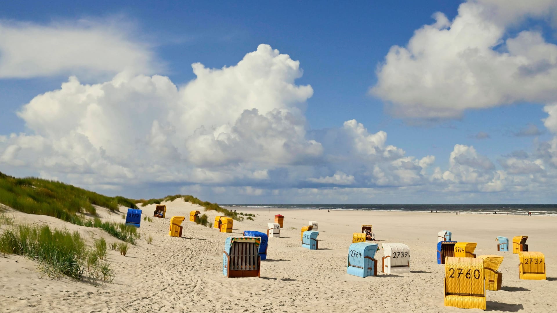 Strand auf Juist (Symbolbild): So idyllisch wie es hier aussieht, ist die Stimmung bei den Inselärzten nicht.