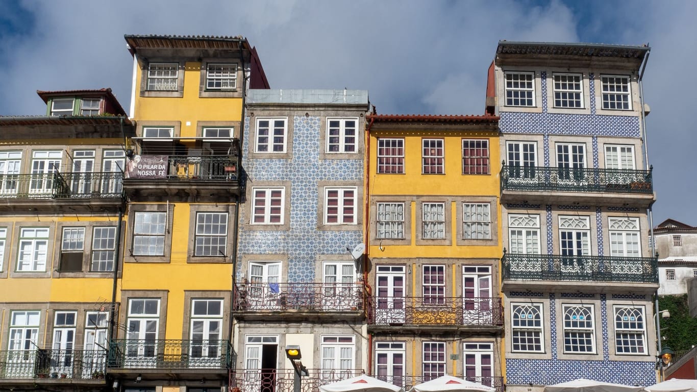 Häuser am Ufer des Douro