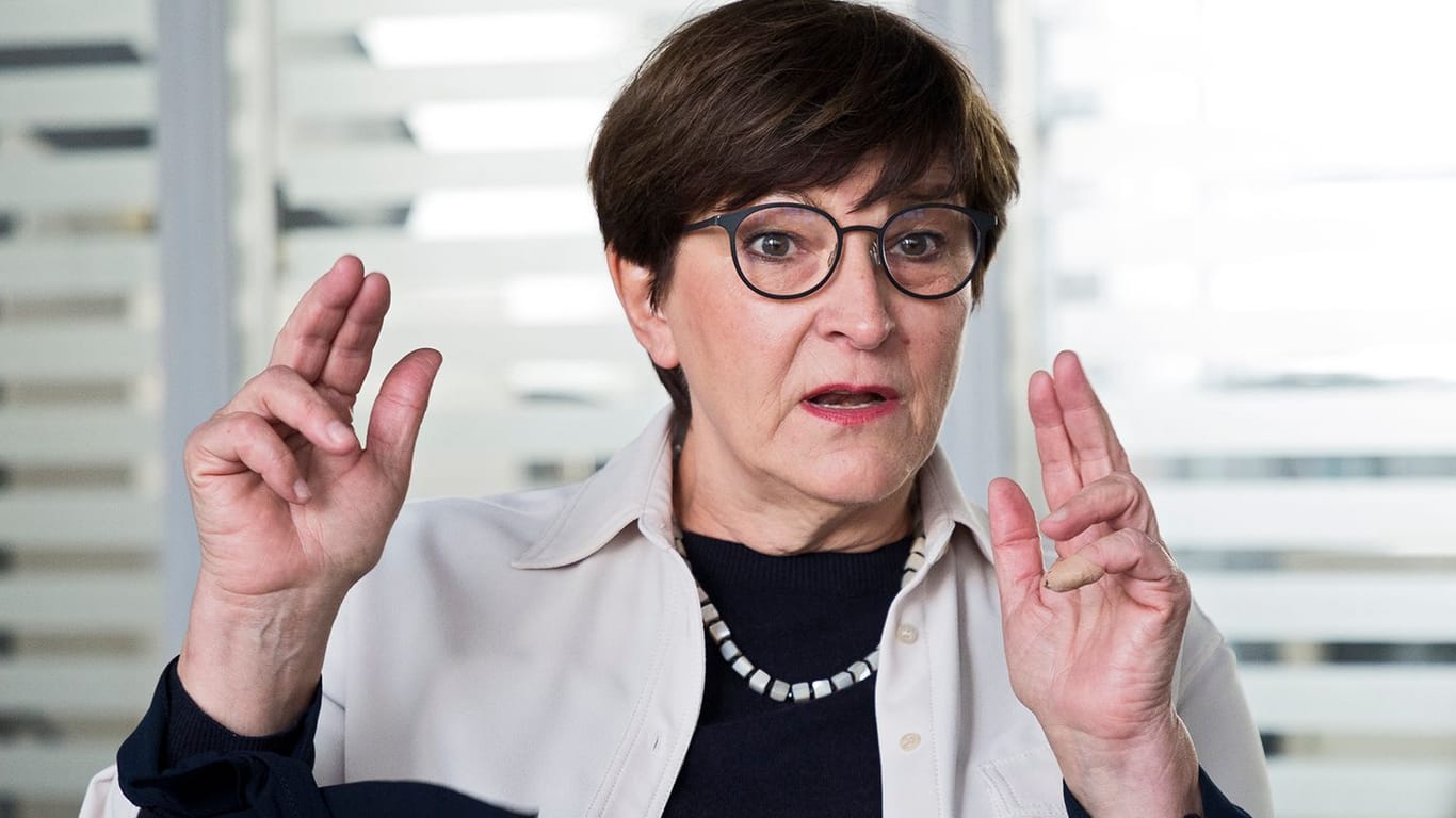 SPD-Chefin Saskia Esken: "Es herrscht kein Mangel an Geld in diesem Land."