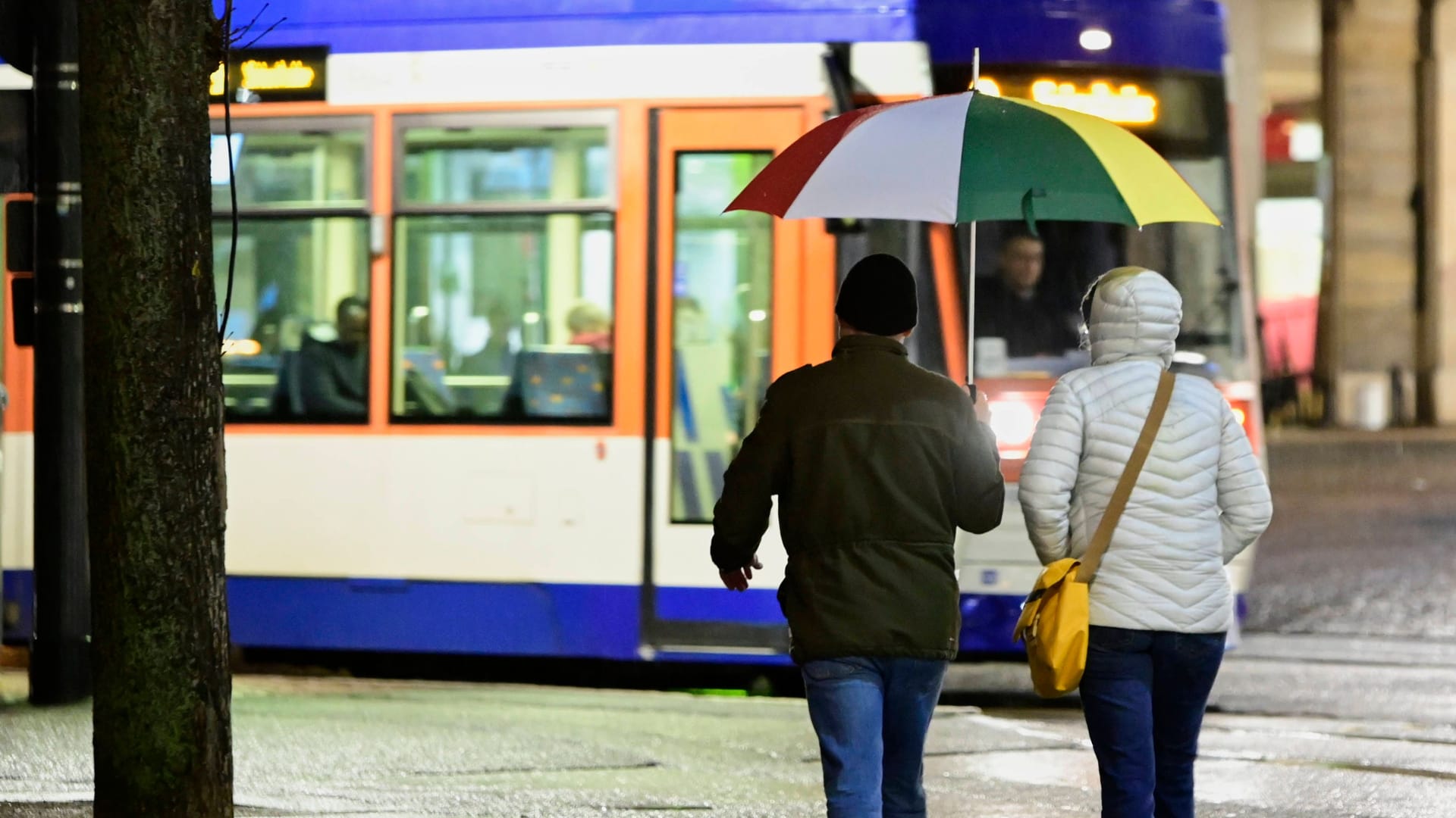 Regnerisches Wetter (Symbolbild): Im Großteil Deutschlands herrscht in den kommenden Tagen Schirmwetter.