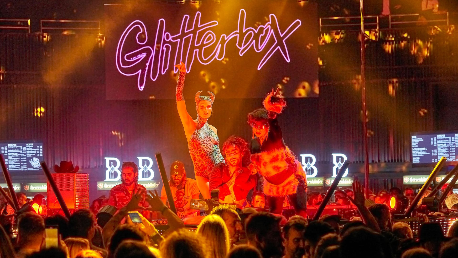 Die Glitterbox Party 2022 live im Kuppelsaal: Hannover ist die einzige deutsche Stadt, in der das Event stattfindet.