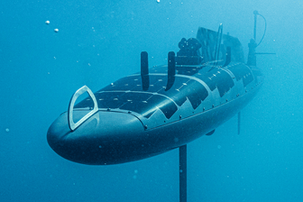 "Die Triton" auf Tauchfahrt: Bis zu 100 Meter Tiefe soll das Drohnenboot erreichen können.