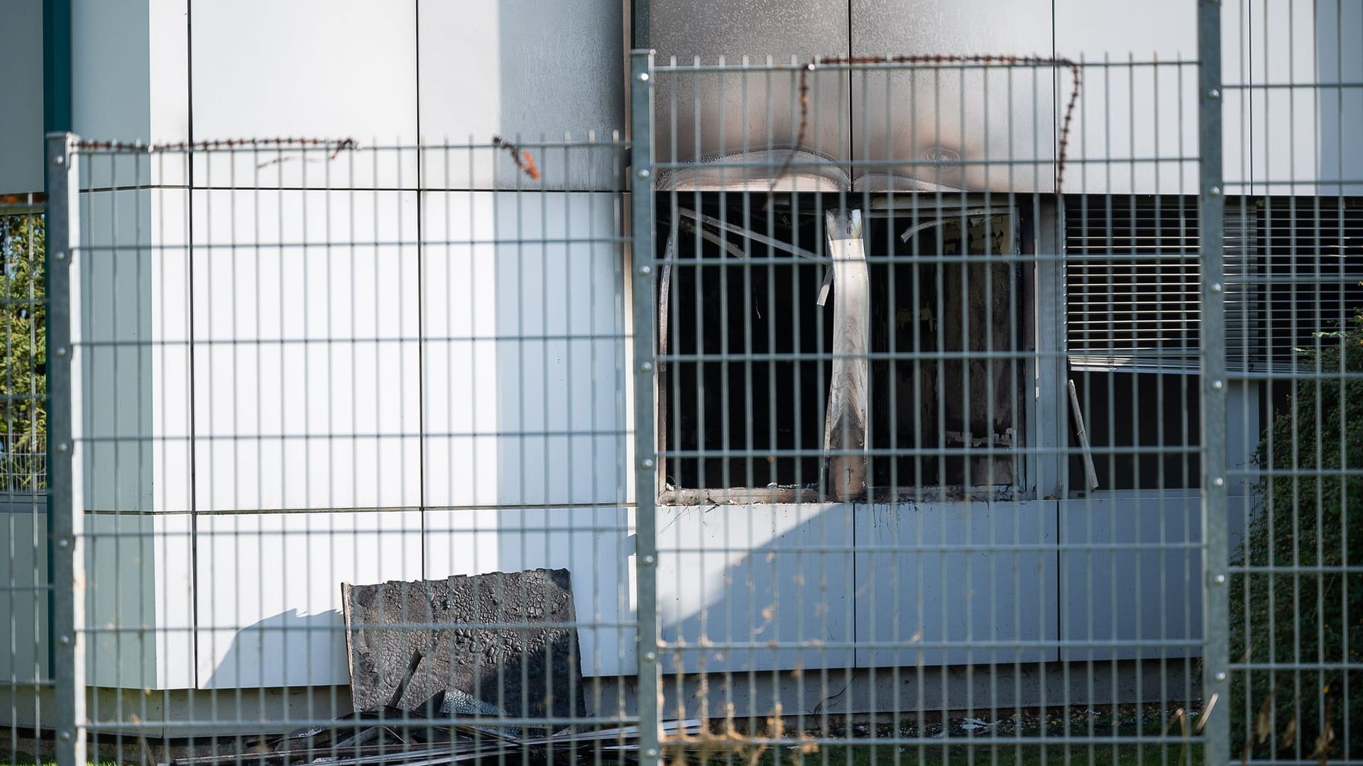 Geplante Flüchtlingsunterkunft in Bautzen nach Feuer (Archivbild): Die Polizei hatte eine Person wegen des Verdachts auf Brandstiftung festgenommen. Geplante Flüchtlingsunterkunft in Bautzen nach Feuer (Archivbild): Die Polizei hatte eine Person wegen des Verdachts auf Brandstiftung festgenommen.