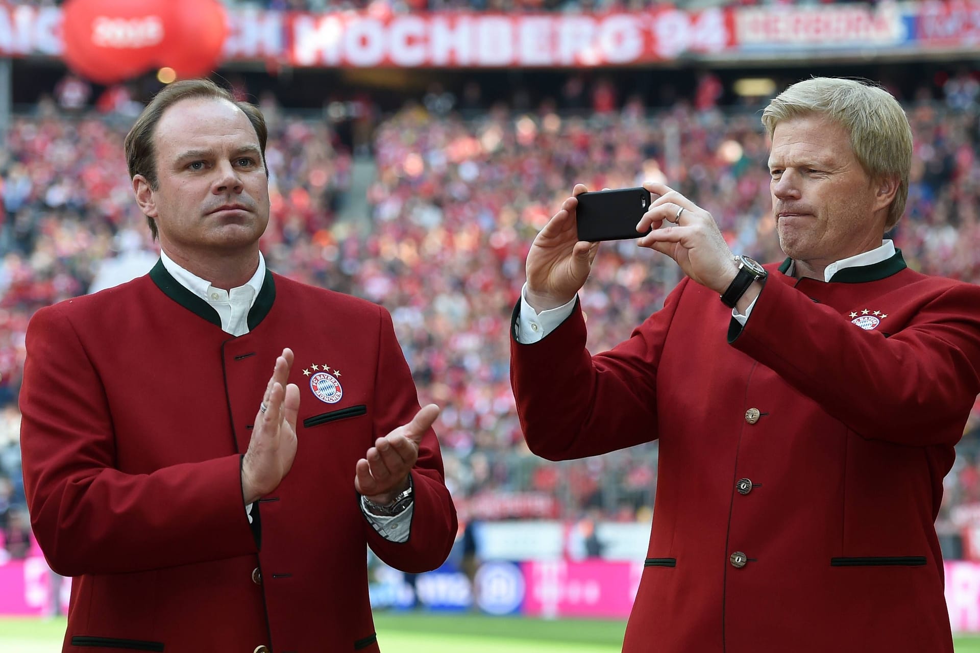 Christian Nerlinger (l.) neben Oliver Kahn: Nerlinger war zwischen 2009 und 2012 Sportdirektor beim FC Bayern.