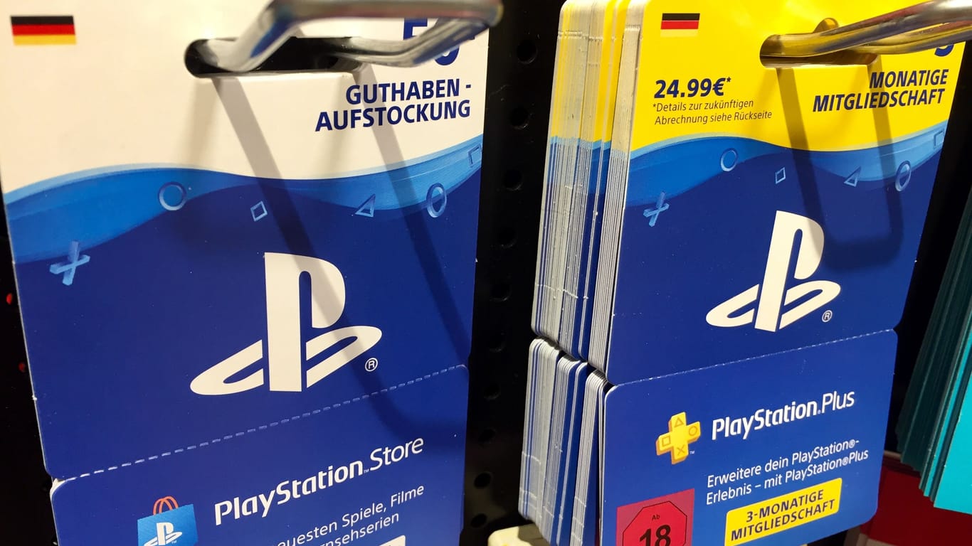 Gutscheinkarten für den Playstation-Store (Symbolbild): Laut einer Klage sind die Preise für Spiele und Zusatzinhalte ungerechtfertigt.