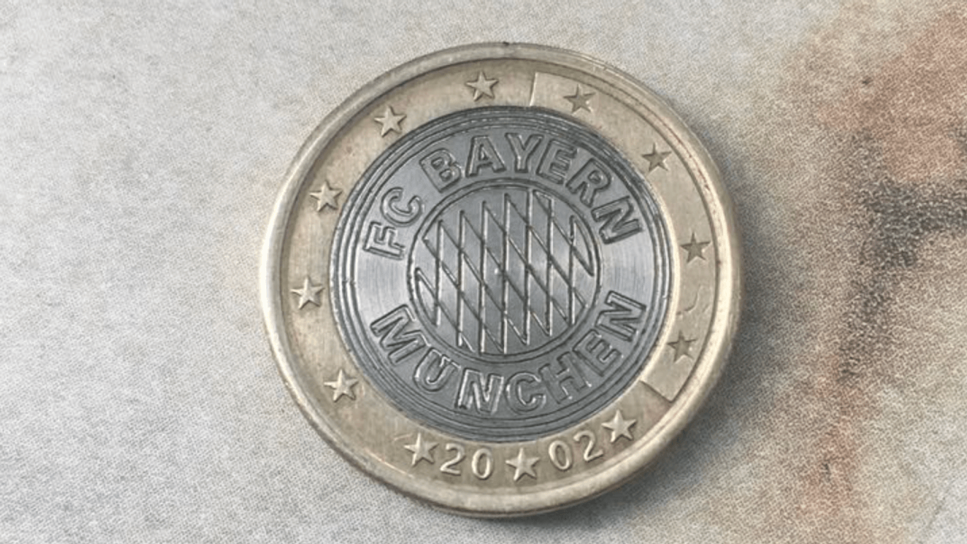 Zum Vergleich: Diese Bayern-Münze tauchte bereits vor fünf Jahren im Internet auf. Bei dieser handelt es sich offensichtlich um einen umgravierten spanischen Euro.