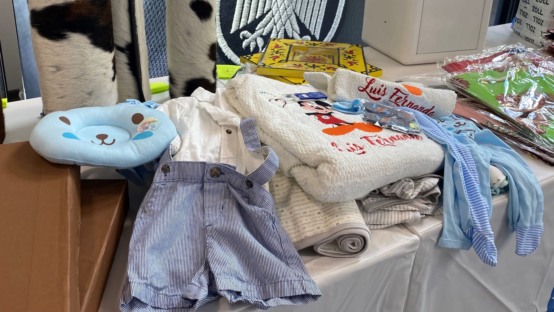 Babykleidung als Drogenversteck.