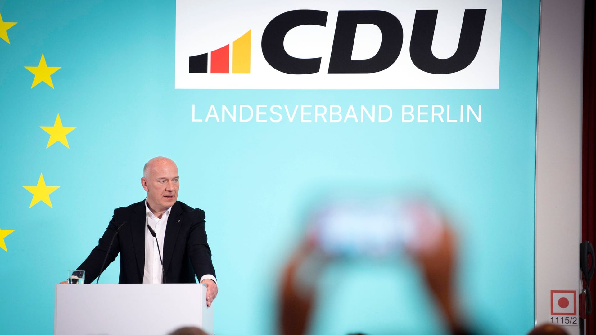 Kai Wegner, CDU Berlin , Deutschland, Germany, Berlin, 11.11.2023 Kai Wegner , Landesvorsitzender der Berliner CDU und Regierender Bürgermeister von Berlin , auf dem Landesparteitag der Berliner CDU Kai Wegner, CDU Berlin , Deutschland, Germany, Berlin, 11.11.2023 Kai Wegner , Landesvorsitzender der Berliner CDU und Regierender Bürgermeister von Berlin , auf dem Landesparteitag der Berliner CDU