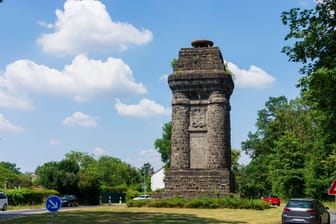 Der Bismarckturm in Hanau (Archivbild): Hier ereignete sich der tödliche Unfall.