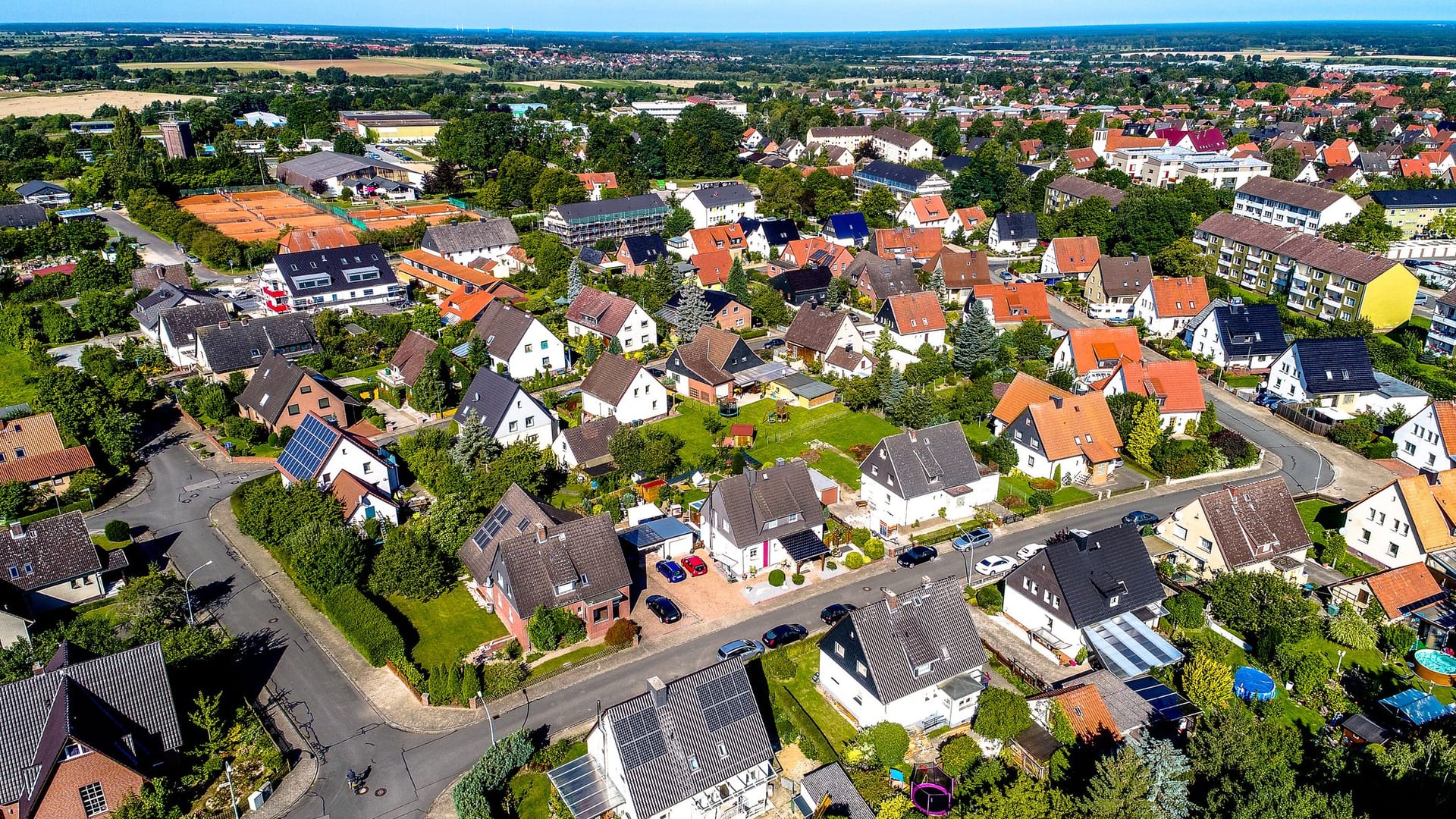 Viele Häuser in einer kleinen Stadt