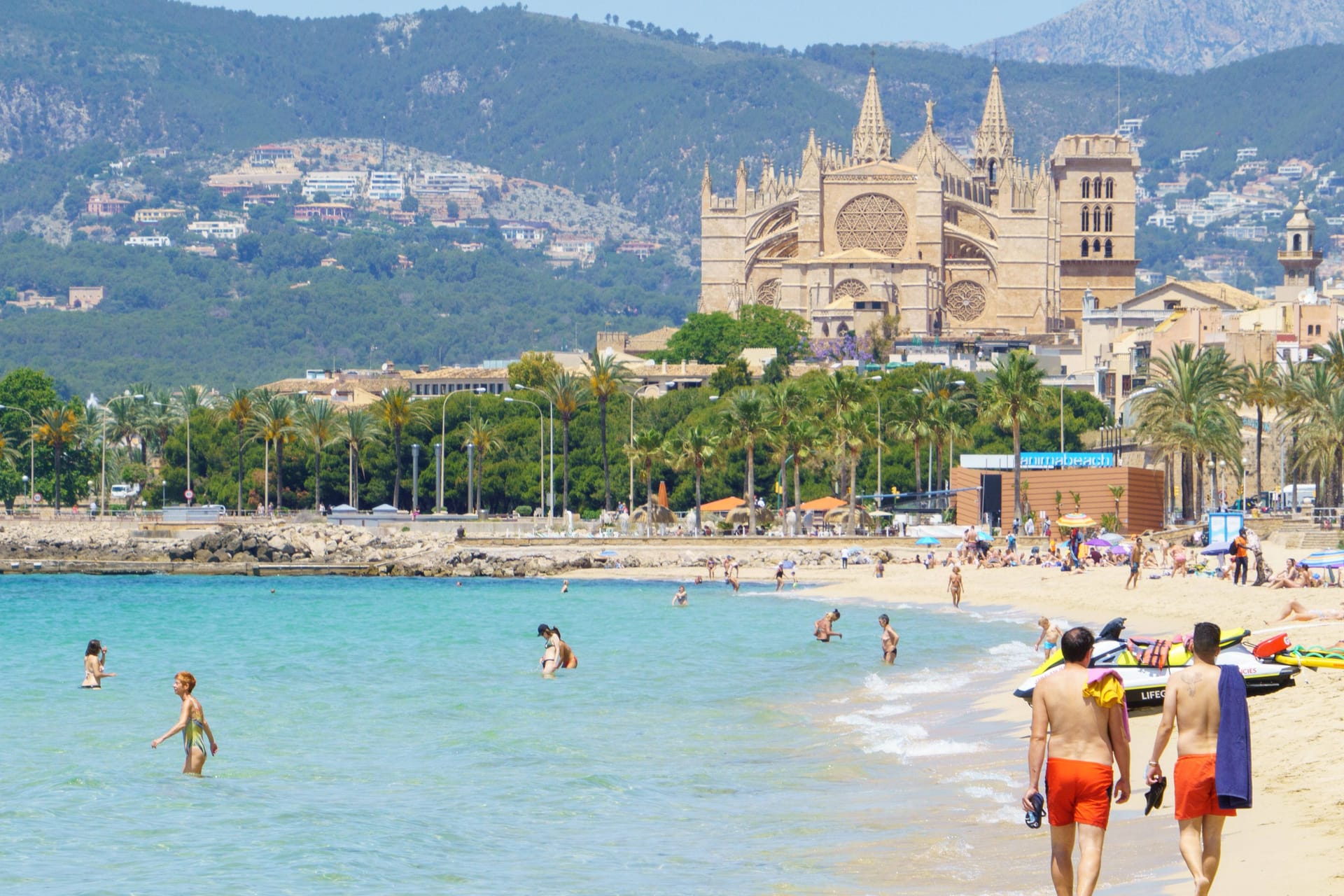 Strand Can Pere Antoni vor Palma auf Mallorca (Archivbild): Die Meeresströmung kann für Urlauber gefährlich werden.