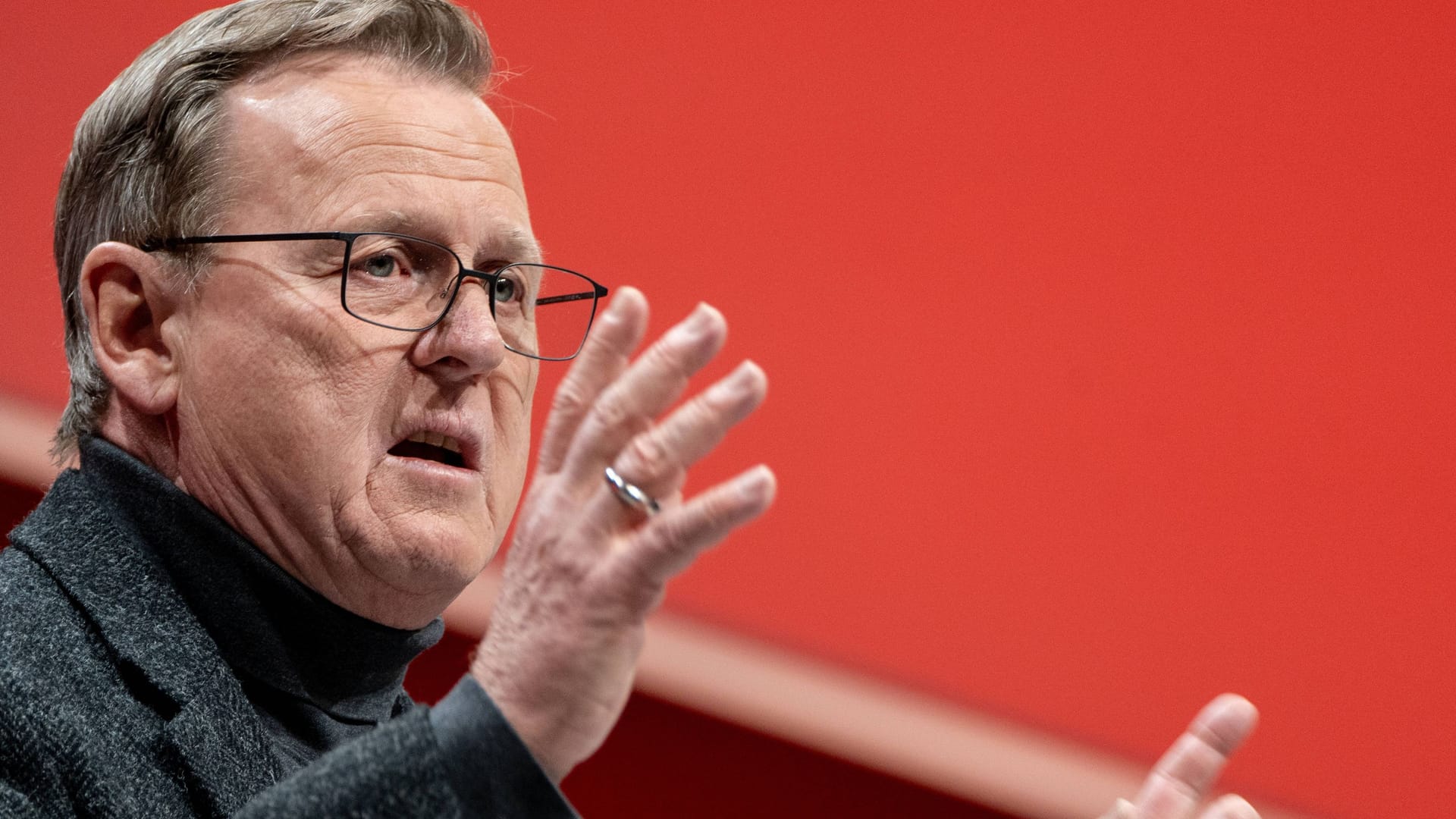 Bodo Ramelow, Ministerpräsident von Thüringen (Archivbild): Mit einer Nachricht auf Twitter will er auf Problem aufmerksam machen. Bodo Ramelow, Ministerpräsident von Thüringen (Archivbild): Mit einer Nachricht auf Twitter will er auf Problem aufmerksam machen.