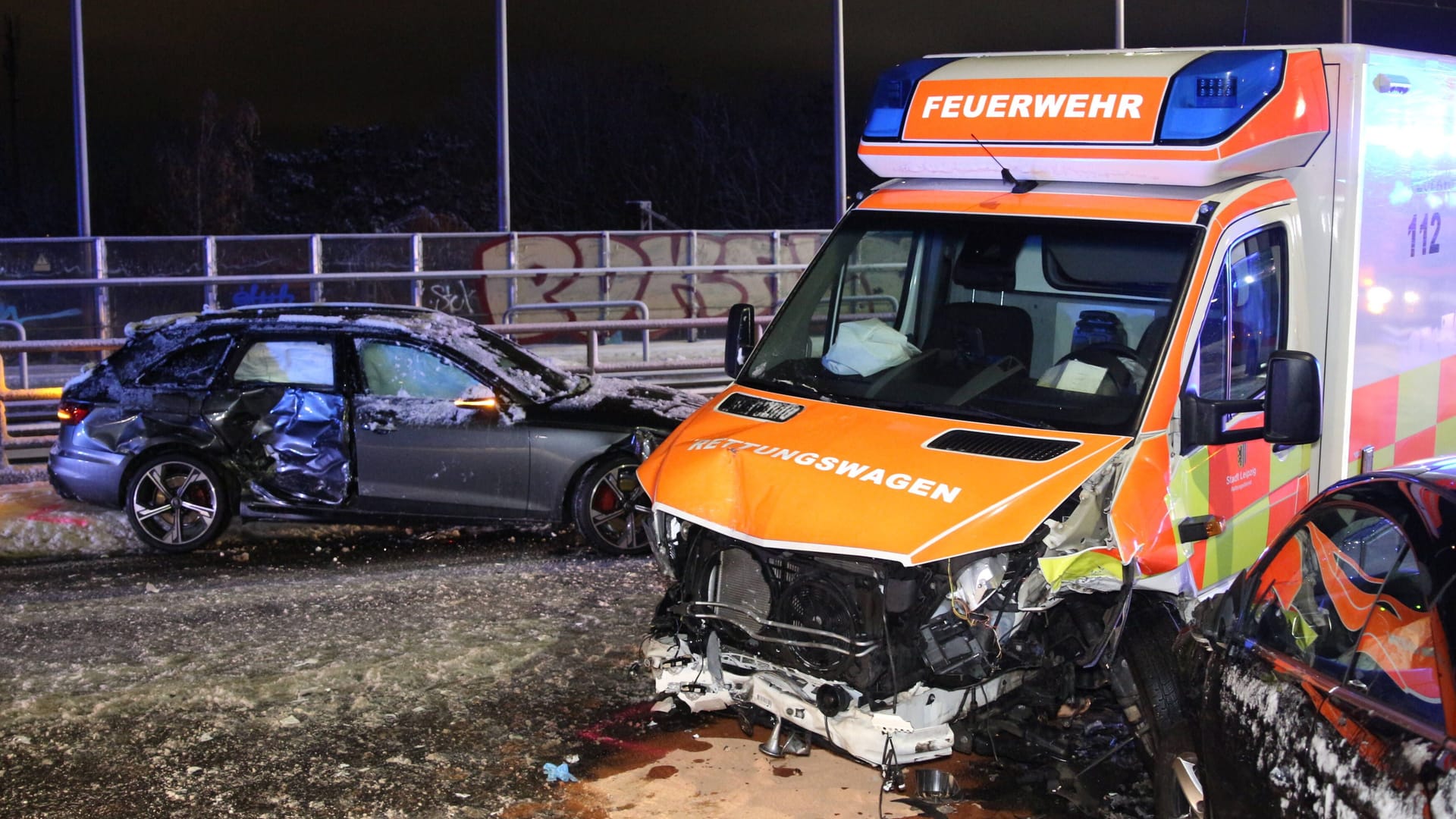 Unfallstelle auf der Torgauer Straße: Die Strecke musste voll gesperrt werden.