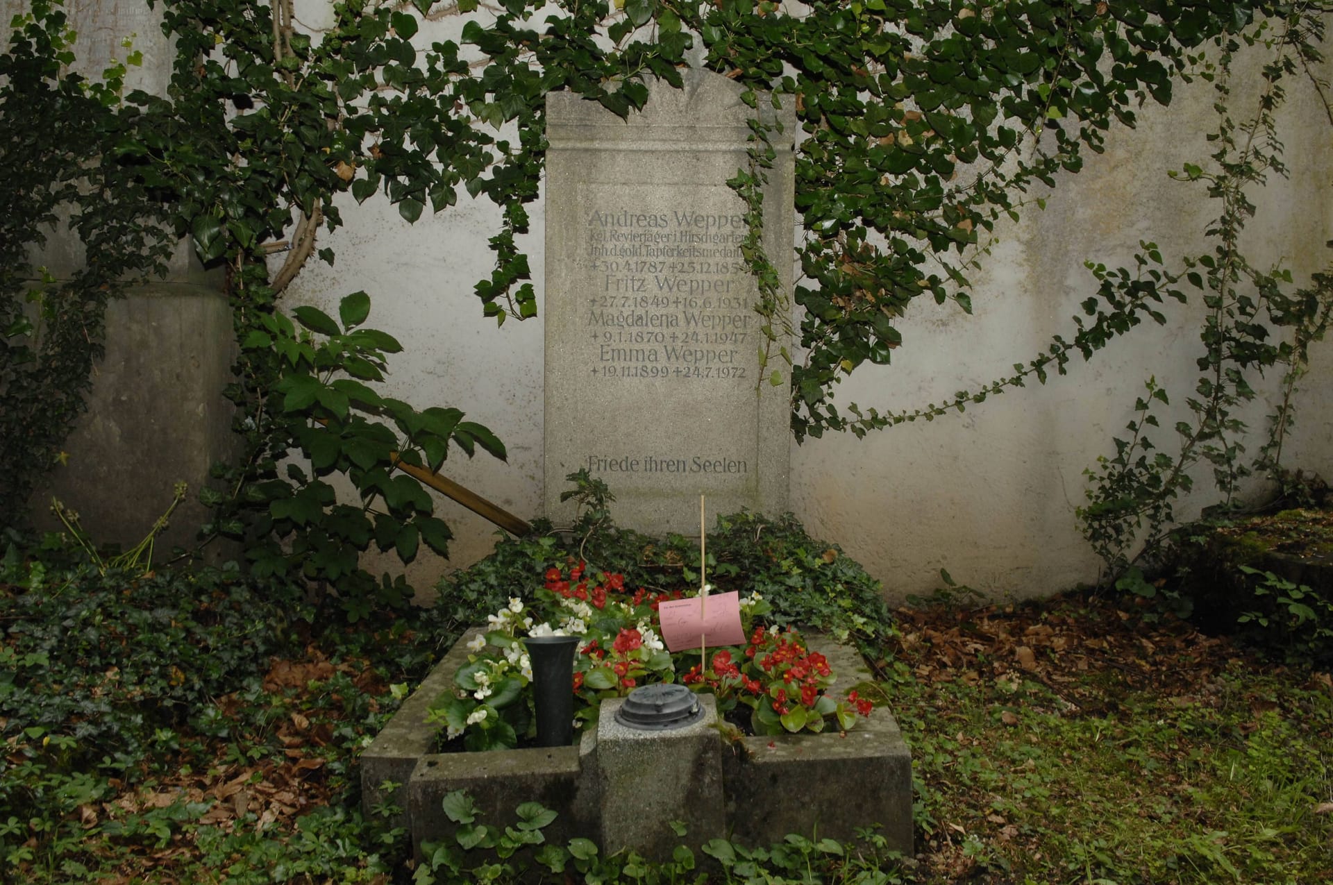 Das Familiengrab der Weppers in München-Neuhausen.