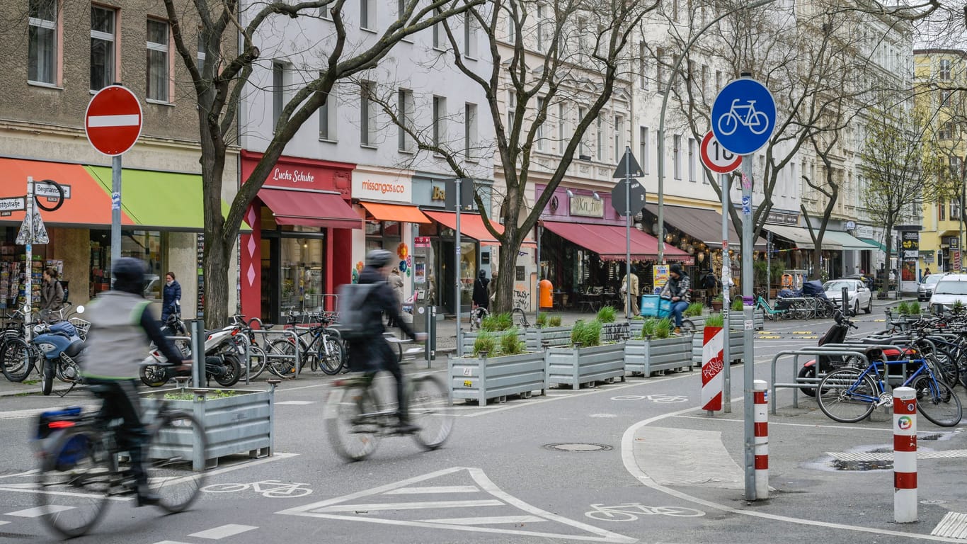 Radfahrer, Bergmannstraße, Kreuzberg, Berlin, Deutschland