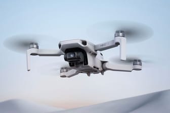Die DJI Drohne Mini 2 SE ist in der Black Friday Woche unter anderem bei Amazon zum Tiefpreis im Angebot.