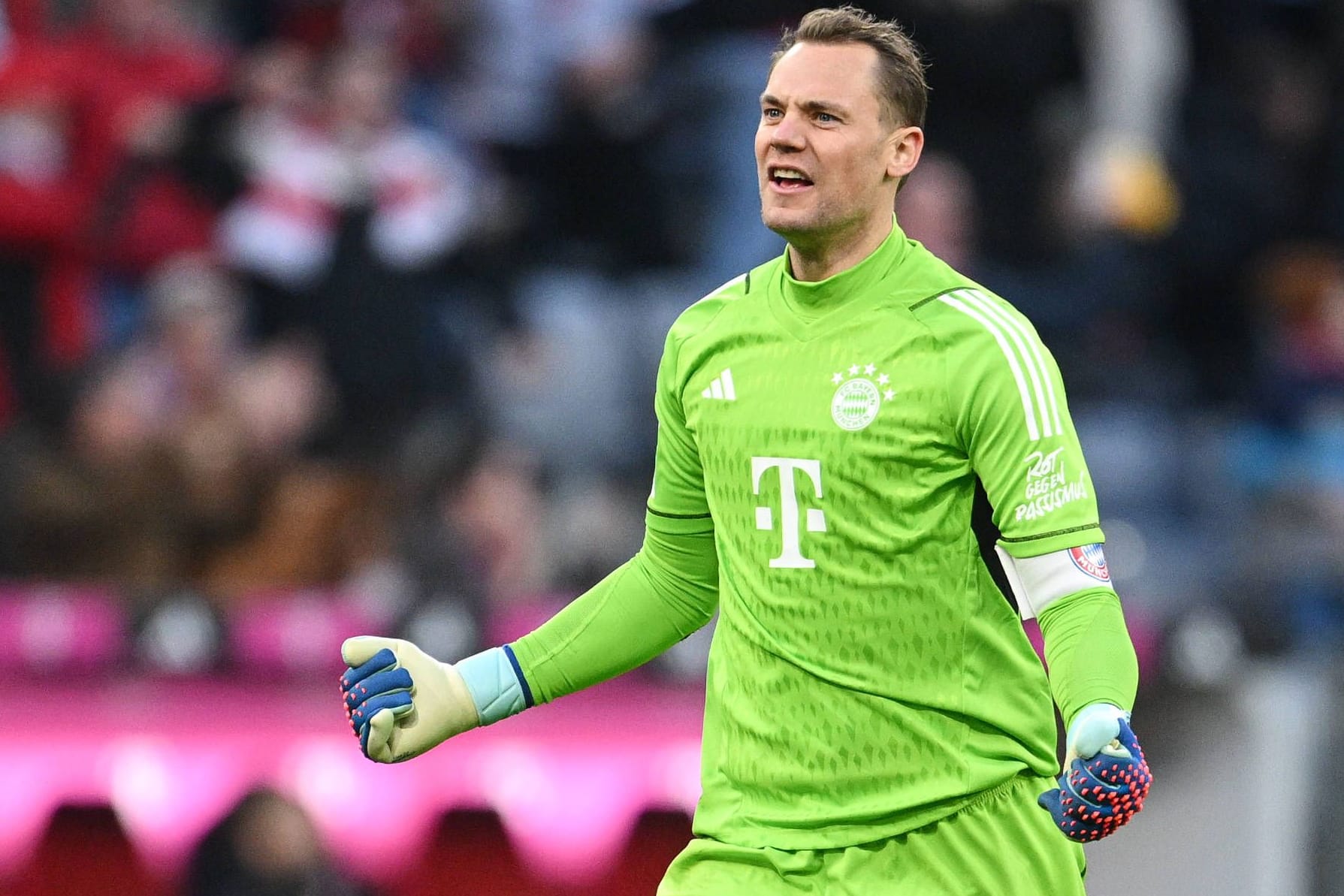 Manuel Neuer: Der Torwart bleibt bis 2025.