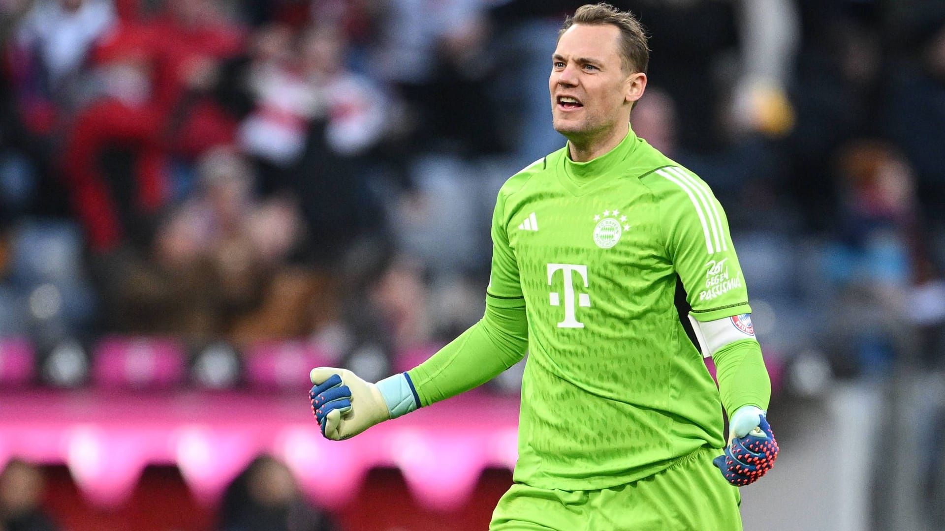 Manuel Neuer: Der Torwart bleibt bis 2025.