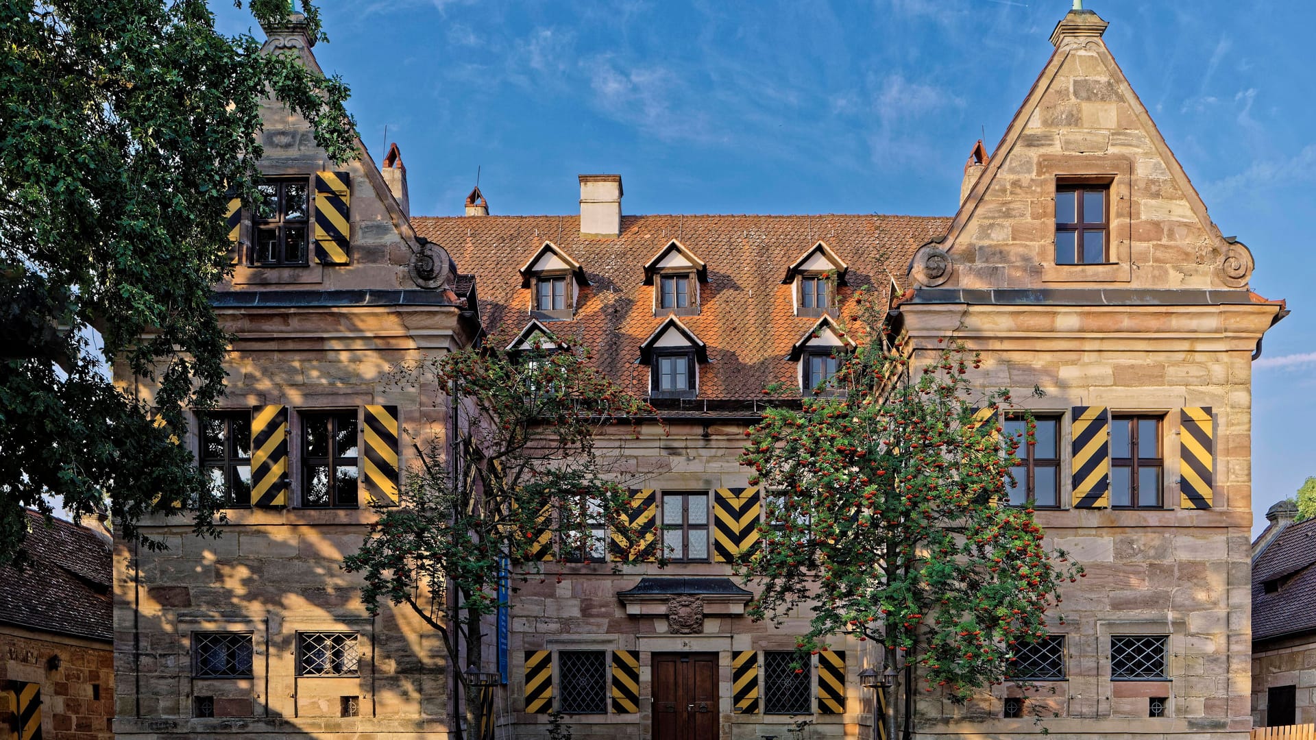 Das Schloss Almoshof: Hier findet ebenfalls ein Schlossweihnachtsmarkt statt.