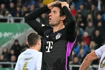 Fassungslos: Thomas Müller im Pokalspiel beim 1. FC Saarbrücken.