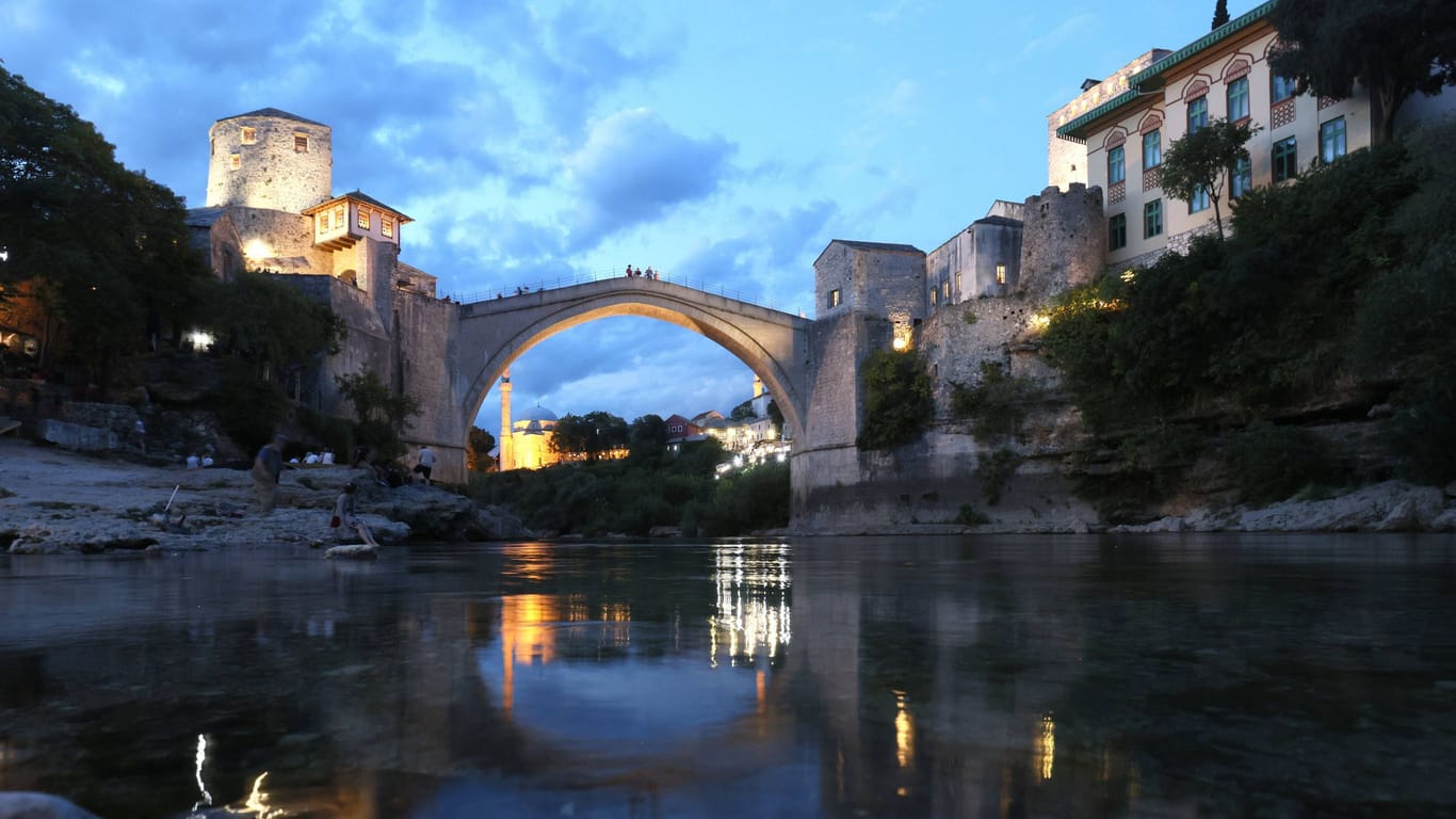 Nach dem Bosnienkrieg wurde die Brücke von Mostar wiederaufgebaut.