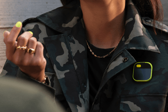 "Ai Pin" an der Jacke: Hersteller Humane präsentiert künstliche Intelligenz zum Anstecken.