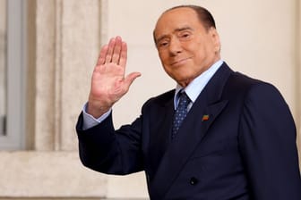 Silvio Berlusconi (Archivbild): Italiens früherer Ministerpräsident führte einen ausschweifenden Lebensstil.