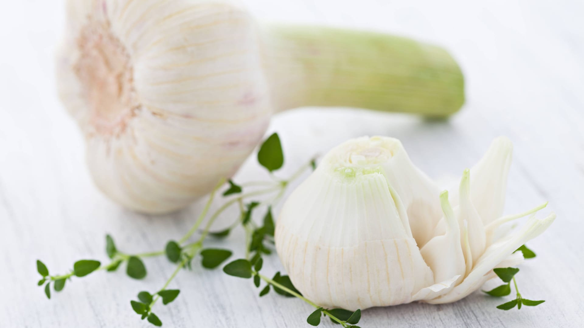 Knoblauch lässt sich ganz einfach haltbar machen.