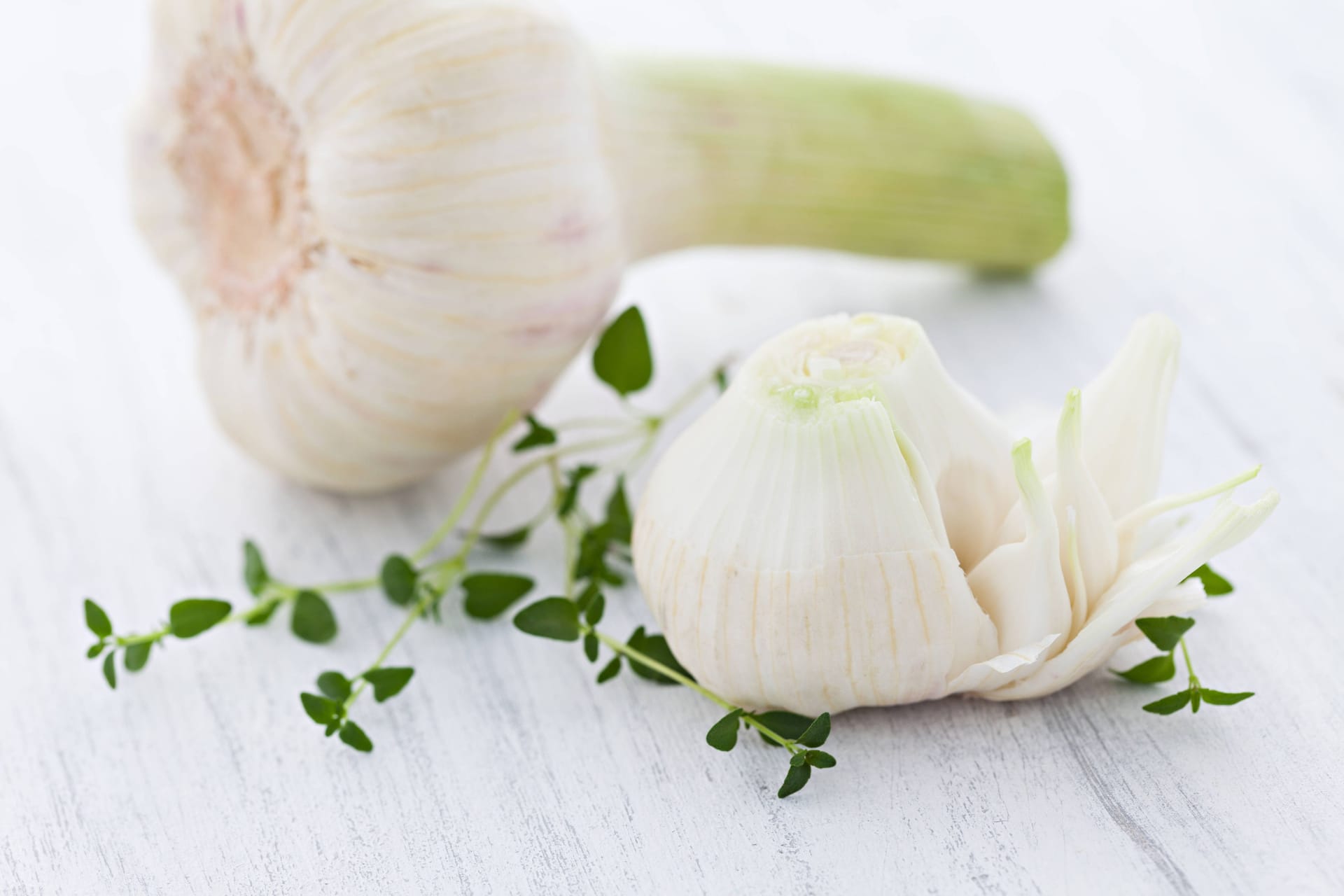 Knoblauch lässt sich ganz einfach haltbar machen.