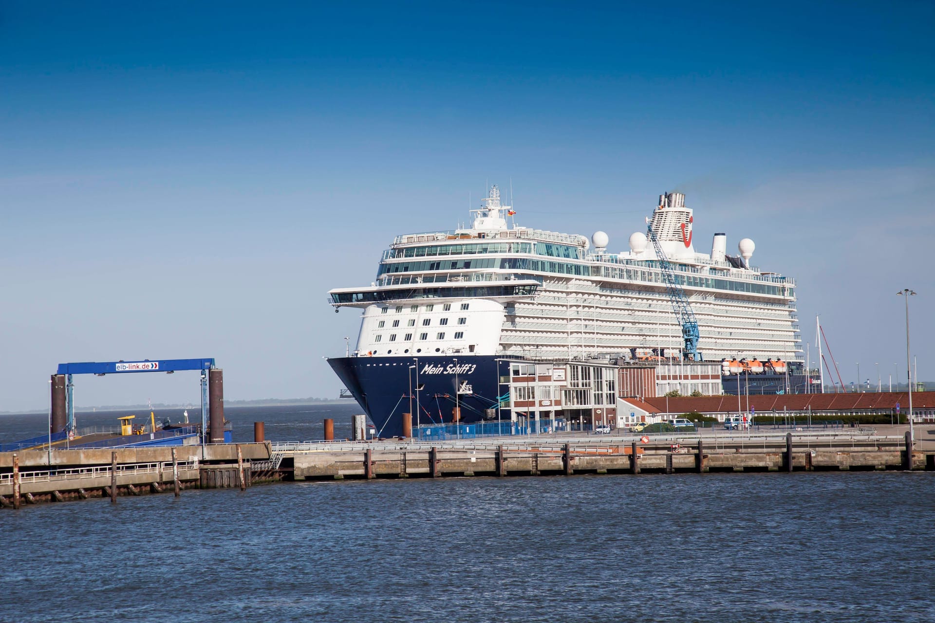 Das Kreuzfahrtschiff "Mein Schiff 3" (Archivfoto): Ein Orkantief hat den Passagieren unruhige Stunden beschert.